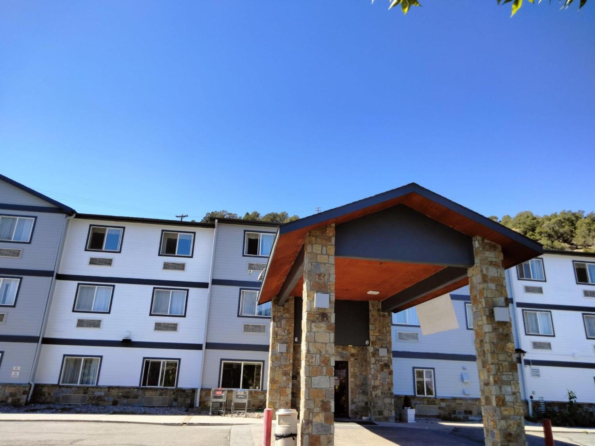 Wingate By Wyndham Eagle Vail Valley Hotel Exterior photo